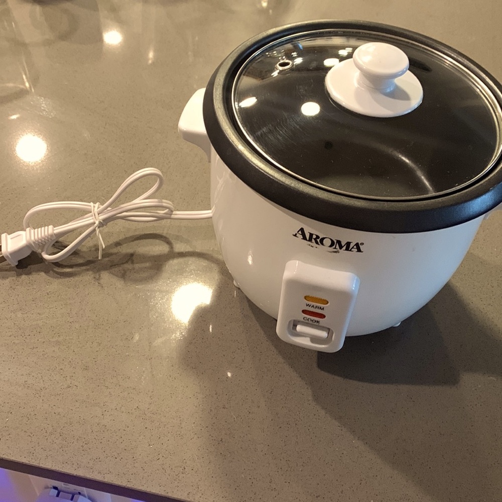Aroma Rice Cooker - Picture 2 of 3